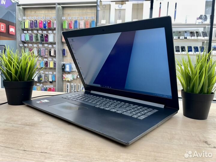 Большой ноутбук Lenovo для офиса