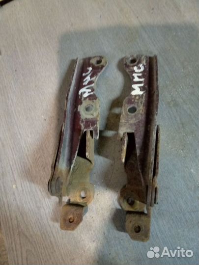 Крепление капота Mitsubishi space wagon