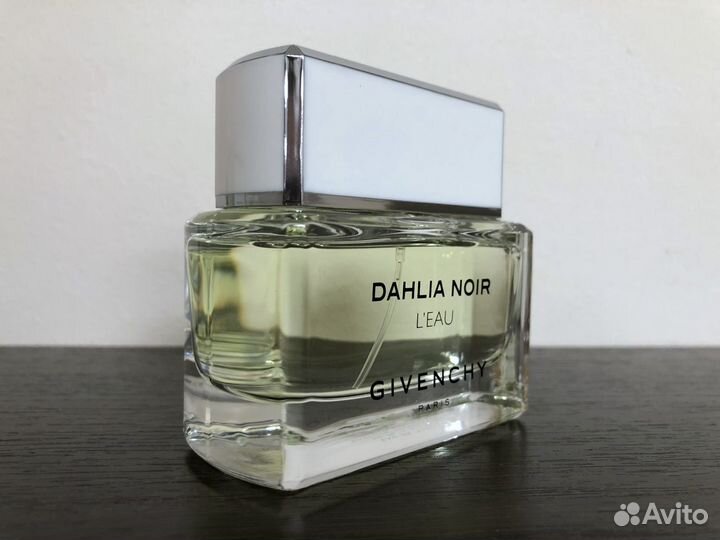 Givenchy Dahlia Noir Leau (Оригинал)