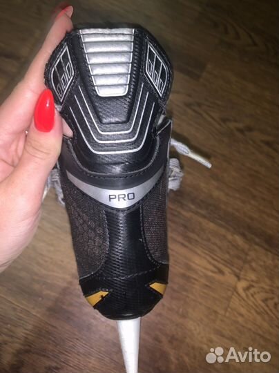 Хоккейные коньки bauer supreme