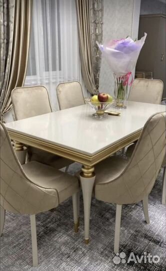 Кухонный стол и стулья комплект