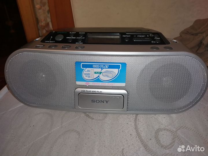 Радио проигрыватель, CD и USB sony