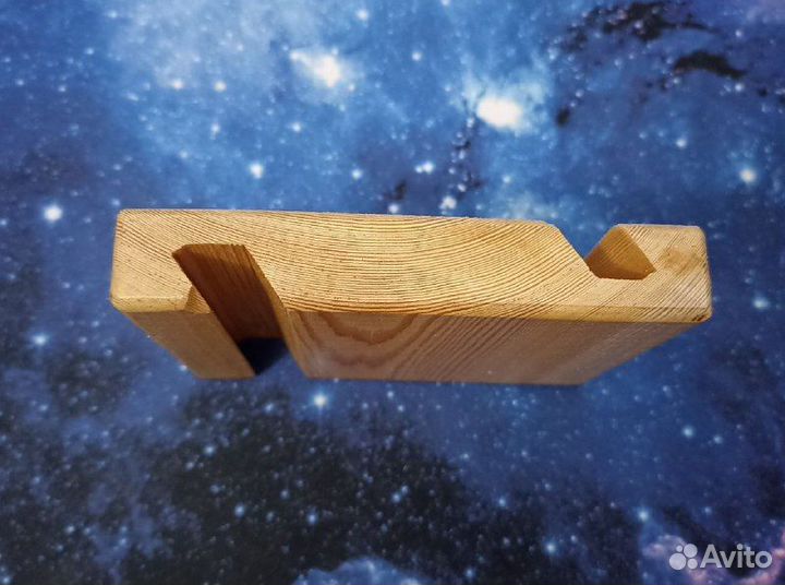 Подставка для телефона из дерева