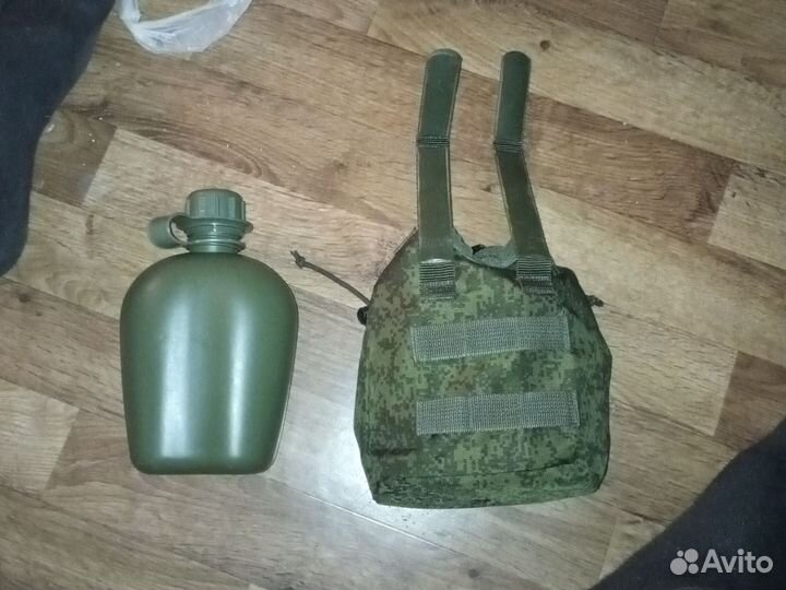 Фляжка армейская пластиковая с подсумком (чехлом)