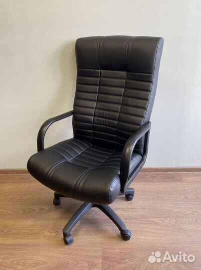Компьютерное кресло новое