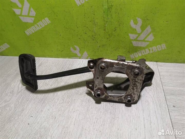 Педаль тормоза Тойота Карина 2 87-92