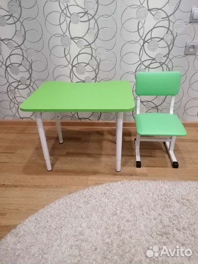 Детский стол и стул
