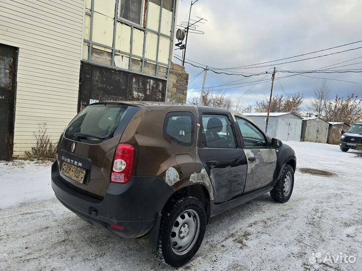 Renault Duster 1.6 МТ, 2014, битый, 16 000 км