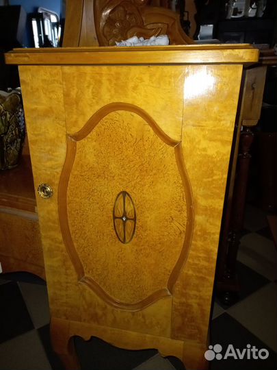 Антикварный дамский туалетный стол. 1920-е годы