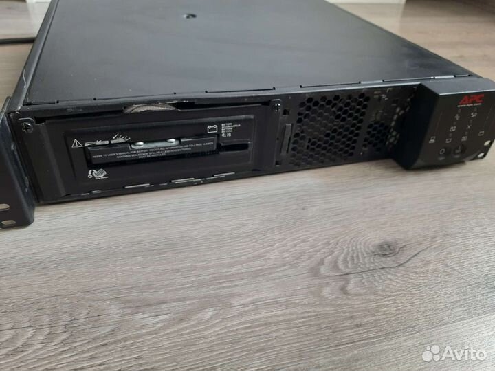 Ибп APC Smart-UPS RT 2000