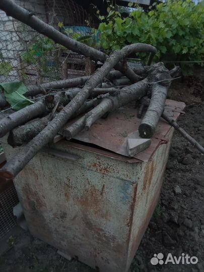 Мусорный бак железный большой