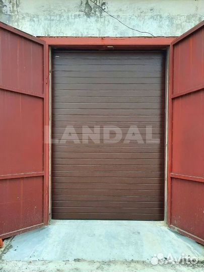 Секционные ворота