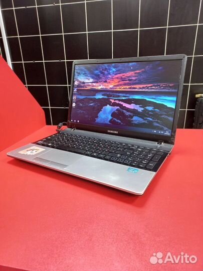 Ноутбук Samsung NP300E5A