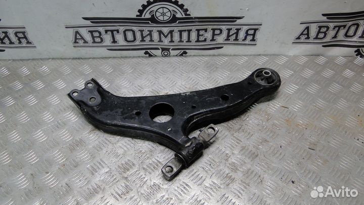 Рычаг передний Toyota Sienna 2 2005 3.3