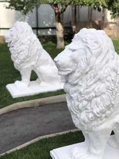 Садовая скульптура Императорский лев белый