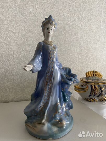 Статуэтка фарфоровая Хозяйка медной горы Гжель