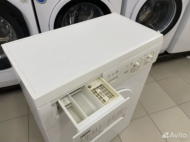 Стиральная машина Zanussi / Узкая 32 см / Гарантия