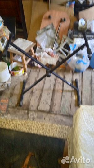 Подставка для синтезатора