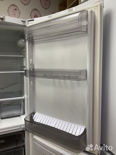 Холодильник Hotpoint Ariston 167x60x60(Италия)