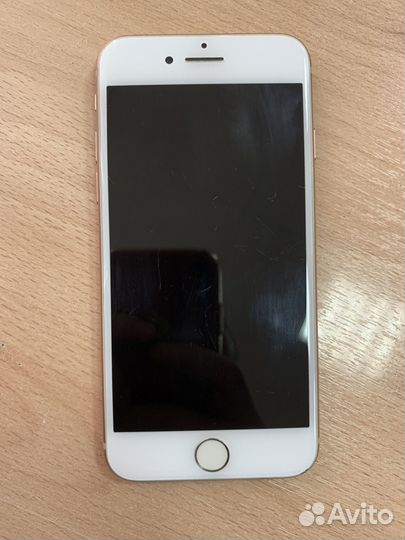 Телефон iPhone 8