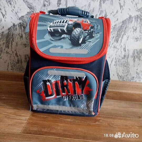 Школьный рюкзак