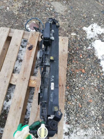 Радиатор охлаждения двс Toyota avensis