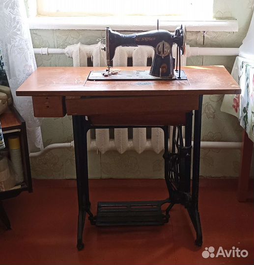 Швейная машинка Подольск ножная