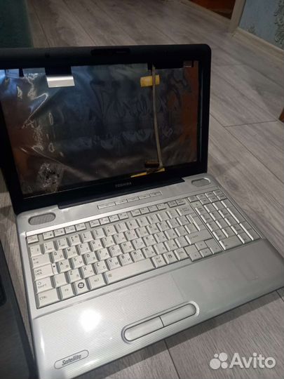 Три ноутбука на запчасти