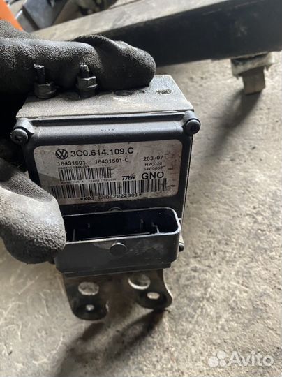 Блок abs volkswagen passat b6