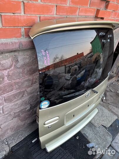 Дверь багажника Toyota Funcargo NCP20
