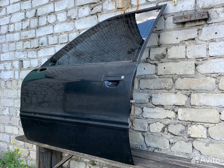 Передняя левая дверь ауди 80 б4