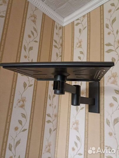 Полка навесная под телевизор