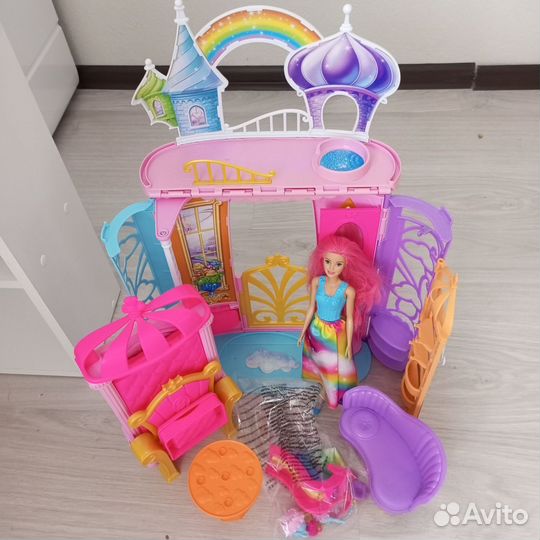 Переносной радужный дворец Barbie Барби с куклой