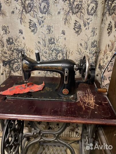 Швейная машинка пмз со столом singer