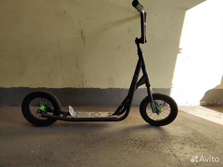 Самокат Mongoose expo 12