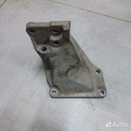 Кронштейн двигателя передний правый Infiniti Fx 35