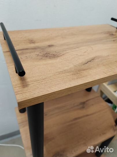 Этажерка на колесиках