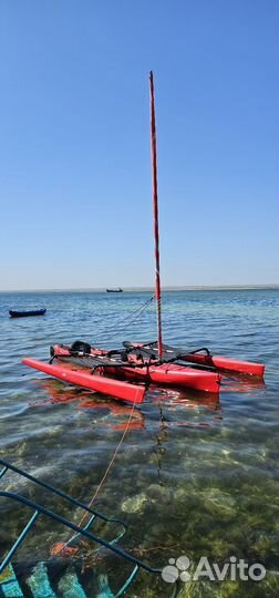 Парусный тримаран