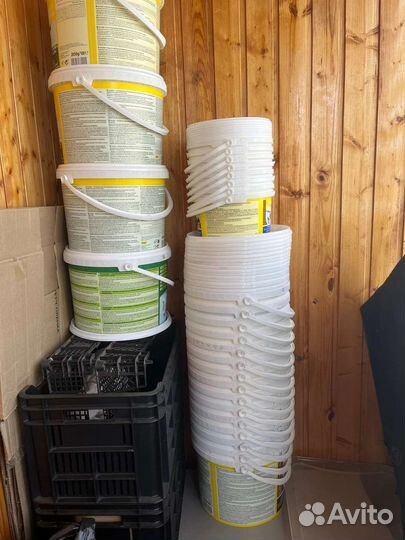 Ведро пластиковое с крышкой