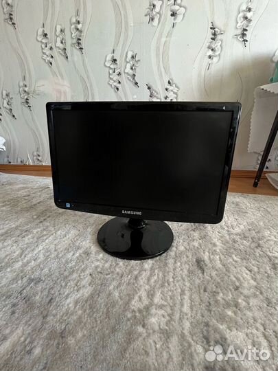 Монитор Samsung