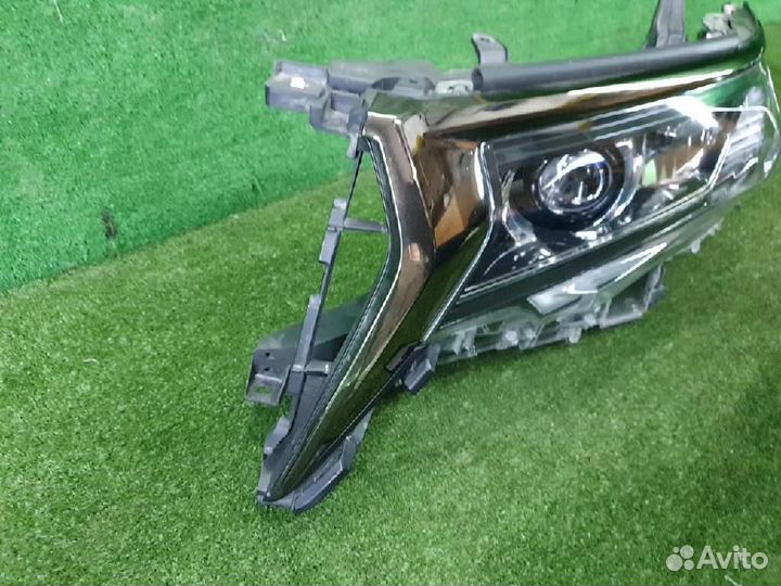 Фара левая Toyota Land Cruiser Prado