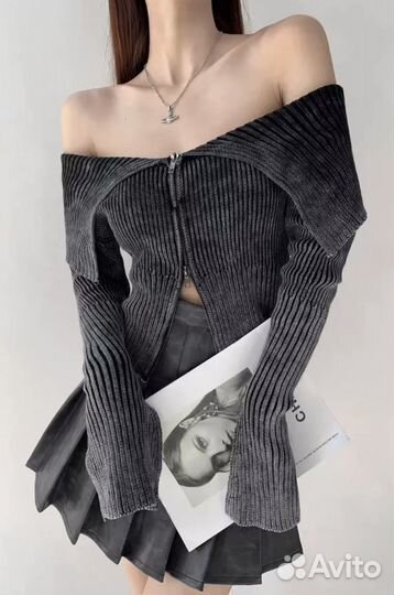 Кофта с открытыми плечами