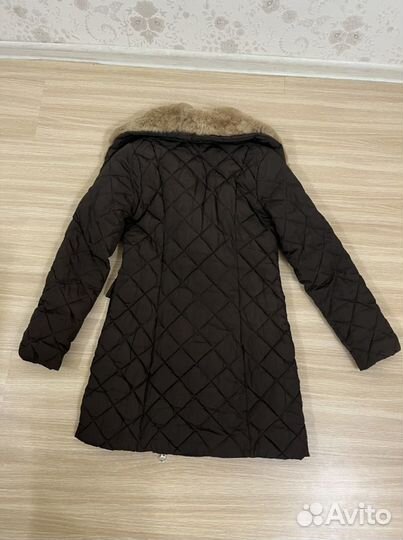 Продам женскую зимнюю куртку. Размер 42