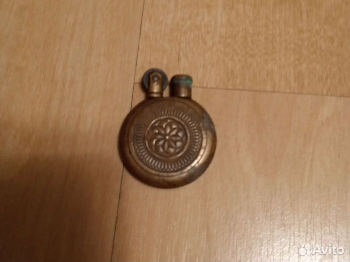 Зажигалка бензиновая