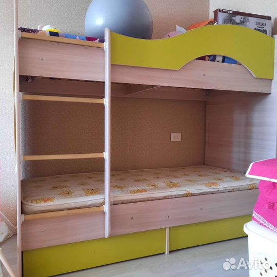 Двухъярусная кровать бу с матрасами