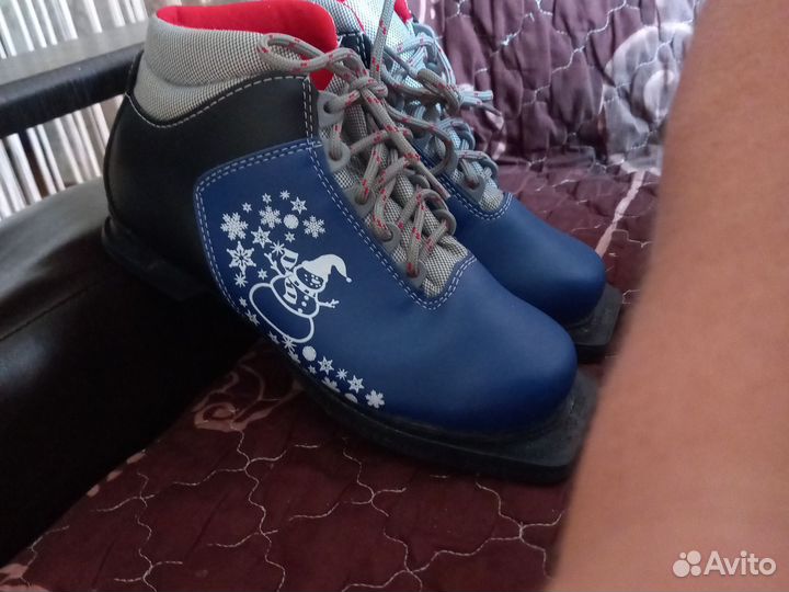 Лыжные ботинки