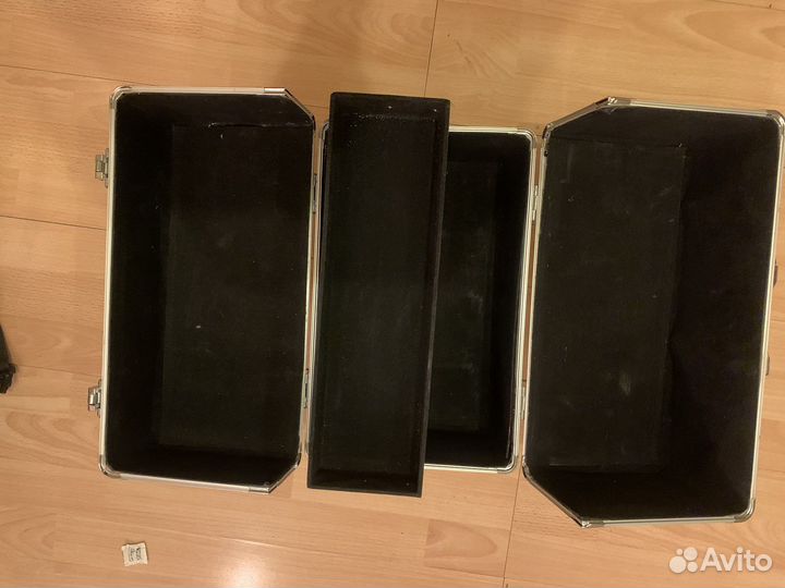 Кейс для косметики и маникюра