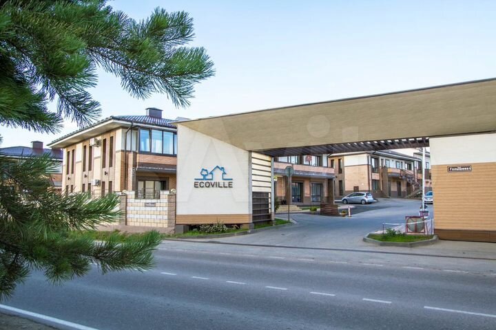 3-к. квартира, 90 м², 1/2 эт.