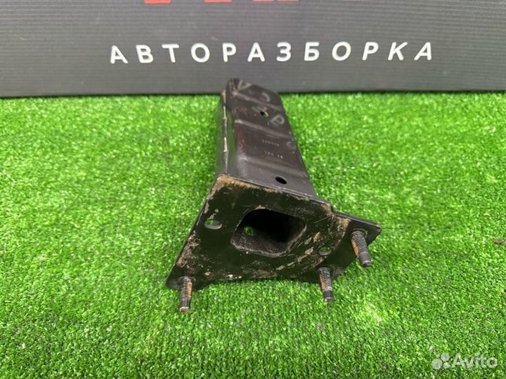 Кронштейн кузова правый Infiniti Qx50 J55 2.0