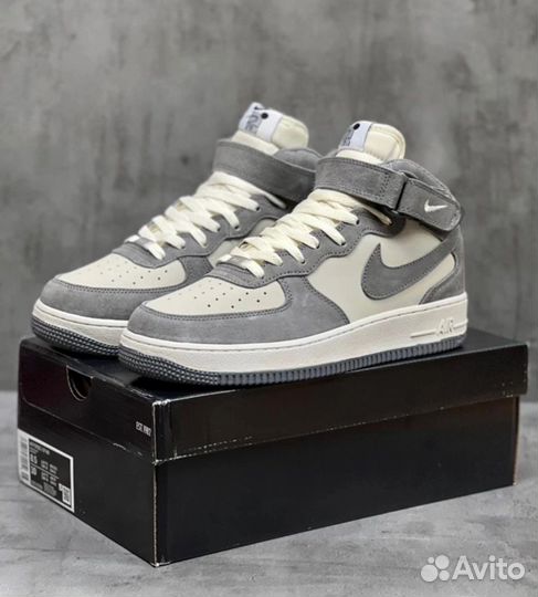 Зимние кроссовки Nike Air Force 1 Mid